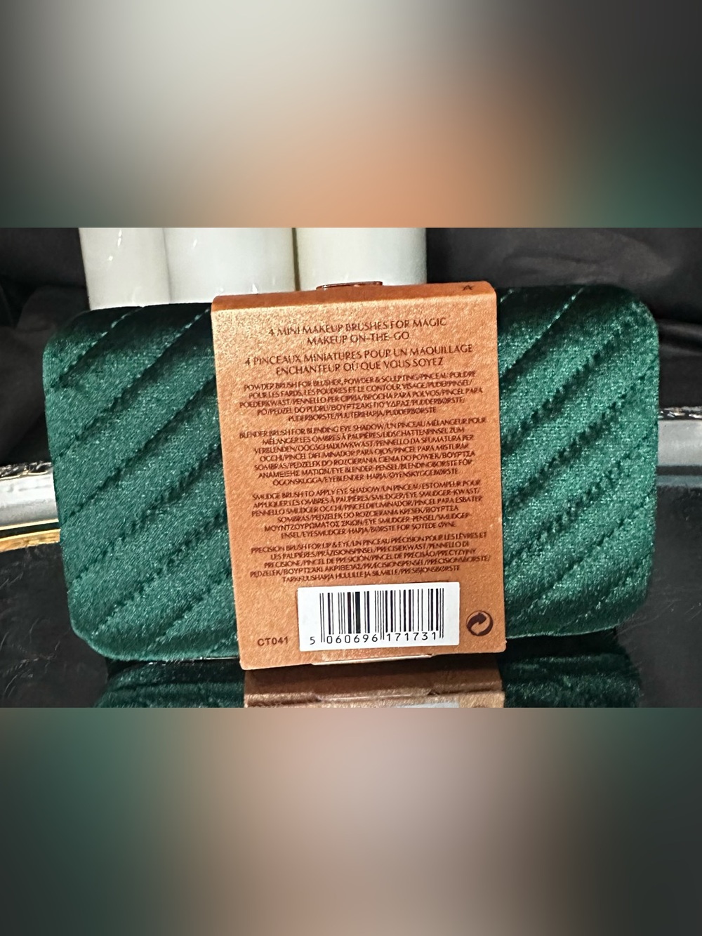 CHARLOTTE TILBURY MINI BRUSH SET in a GREEN VELVET CLUTCH - BRAND NEW in Plastic - Picture 12 of 17